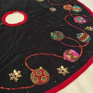 Velvet & Sequin Holiday Tree Skirt